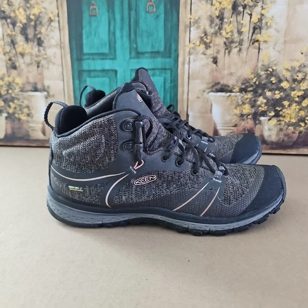 Keen Women's Terradora‎ Mid, Waterproof Hiking Boot 9.5W